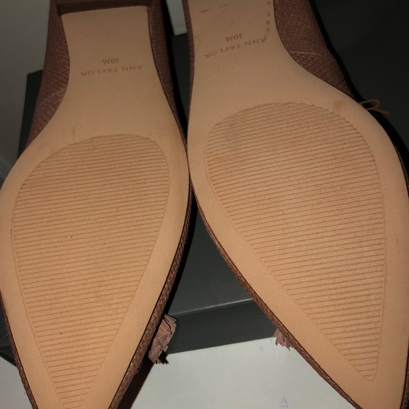Natural pink salmon Ann Taylor tassel pumps - Picture 2 of 4